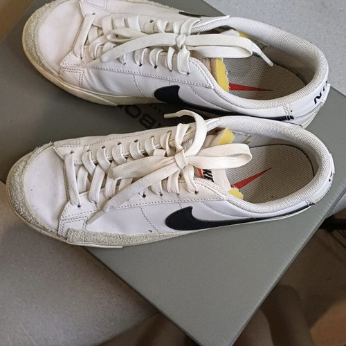 Nike athletic shoes used, white, size 40