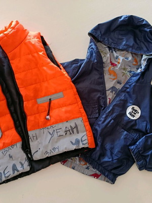 Sleeveless and waterproof reversible jackets like new, pack