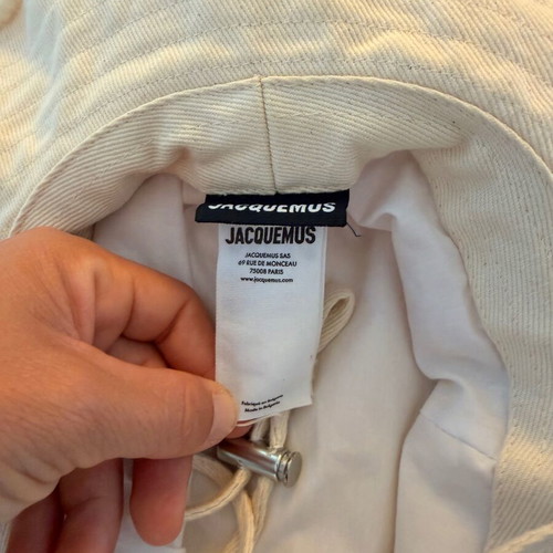 Jacquemus hat size 56 beige like new