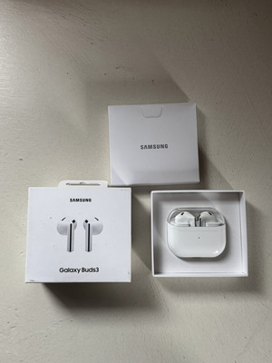 Samsung Galaxy Buds 3 wireless earbuds like new with charging case and box