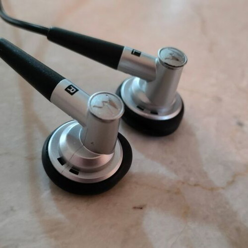 Motorola HS700 Stereo Handsfree like new, original accessory for V3 Razr