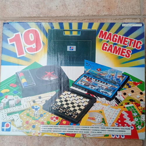 Magnetic games used, set with 15 of 19 pieces