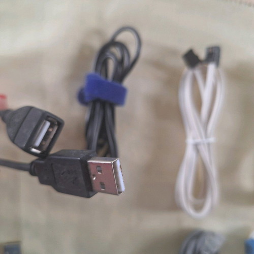 Various cables and accessories like new