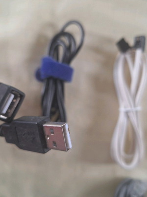 Various cables and accessories like new