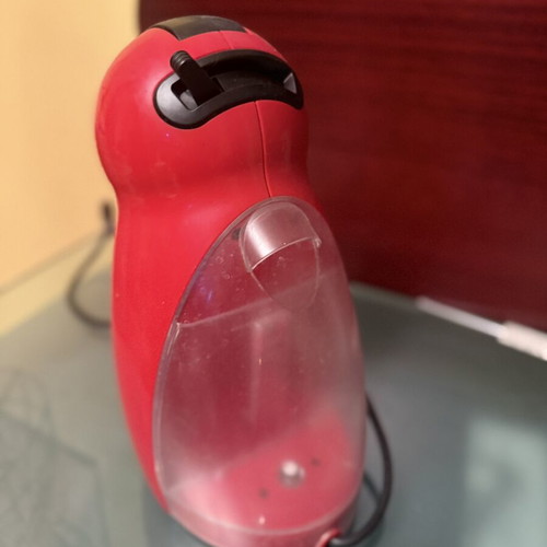 Nescafé Dolce Gusto coffee machine used, red design