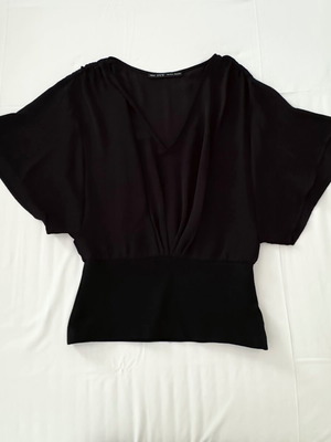 Блуза Zara черна размер Medium в отлично състояние