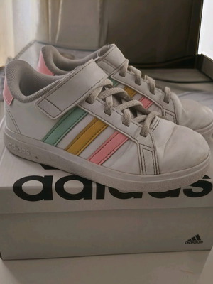 Adidas Grand Court 2.0 kids sneakers size 29 like new