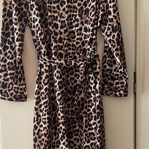 Midi women's dress animal print with buttons and belt like new