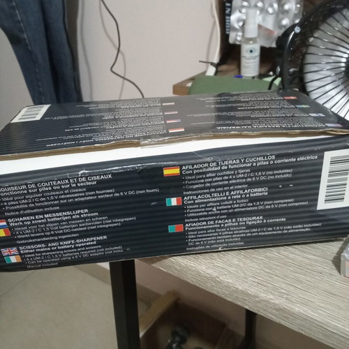 Knife and scissor sharpener new with batteries