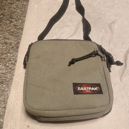 Eastpak shoulder bag like new, green