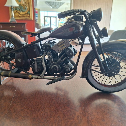 Retro road motorcycle miniature new, handmade iron model