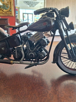 Μηχανή δρόμου μινιατούρα νέα, σιδερένια κατασκευή 47x14x23 εκ.