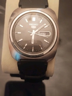 Seiko men's watch new