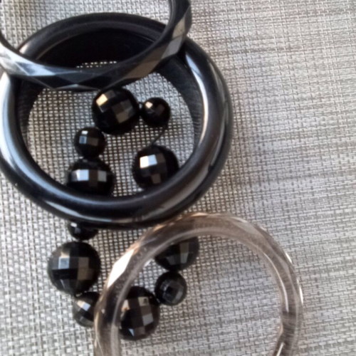 Bracelet set asymmetrical, like new