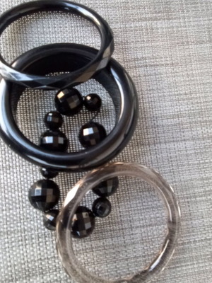 Bracelet set asymmetrical, like new