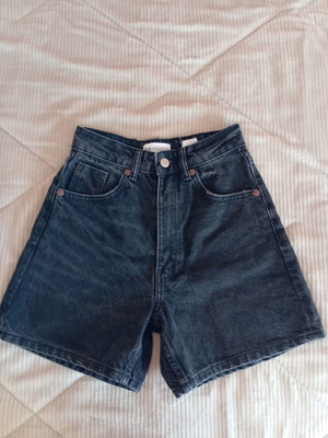 Zara black mid-rise denim shorts new, size XS