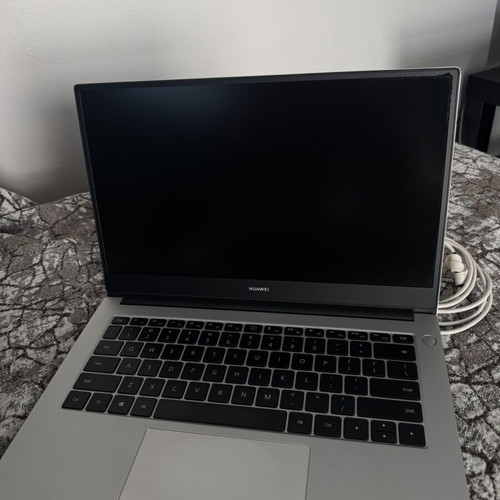 Huawei MateBook D14 14" IPS Ryzen 5 8GB RAM 512GB SSD Windows 11 like new