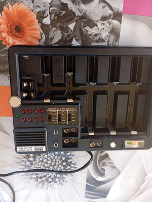 Battery charger old from the 80s like new