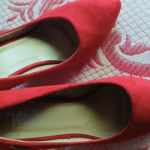 Verde red velvet pumps size 37 like new