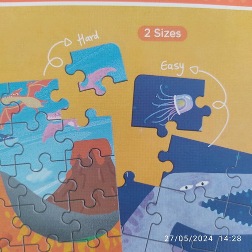 Mieredu magnetic puzzle with dinosaurs like new