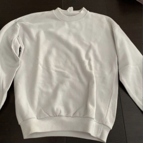 White sweatshirt for children 8 years old