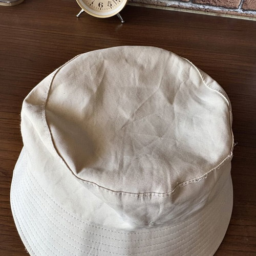 Prada bucket hat like new, beige