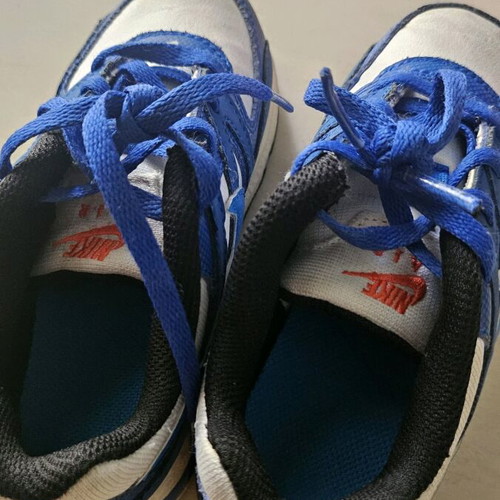 Nike Air Max Kids Shoes Size 27 Like New