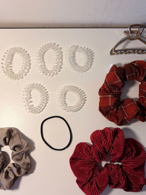 Scrunchies and hair clip used