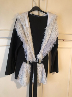 Cardigan used with fur defect, black and white