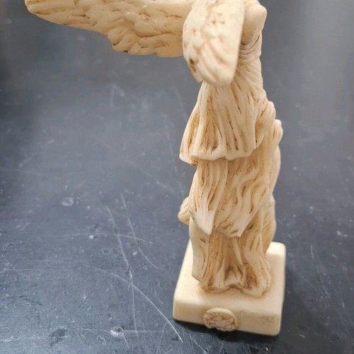 Vintage Nike of Samothrace statue made of resin like new