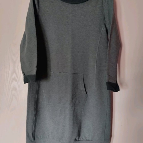 Sweatshirt dress like new, size M with pockets
