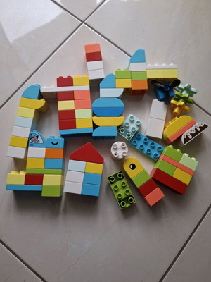 Lego Classic Heart Box 10909 μεταχειρισμένο, 80 κομμάτια χωρίς κουτί