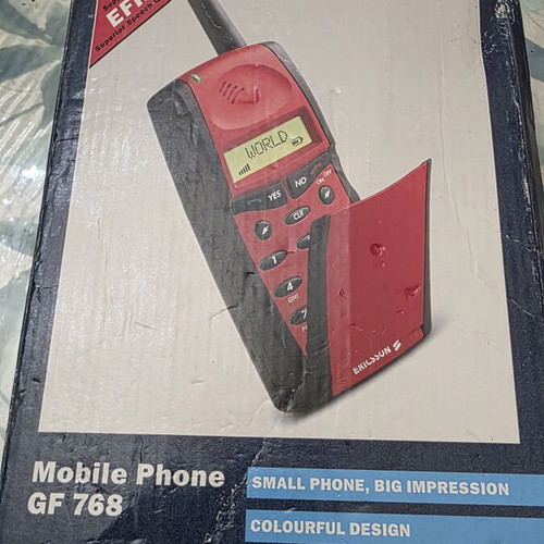 Ericsson GF 768 GSM mobile phone used, blue, battery needs replacement