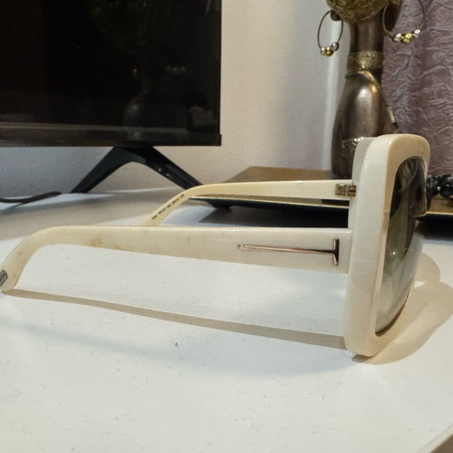 Tom Ford sunglasses like new, white