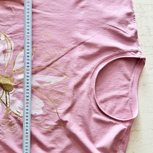T-shirt with gold design and glitter heart like new, dusty pink