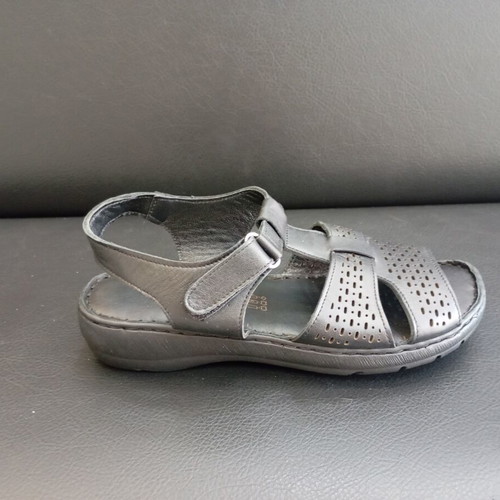 Leather platform sandals size 37, new, black