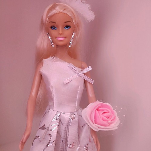 Bride doll like new