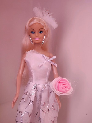 Bride doll like new