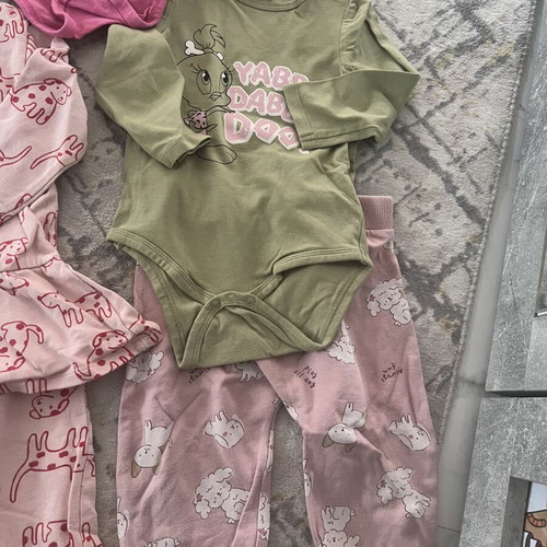 Baby clothing lot size 80/12 months like new