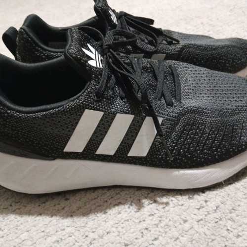adidas gazelle silver green womens Adidas Men's Swift Run 22 Sneaker Shoes (Size 41.5)