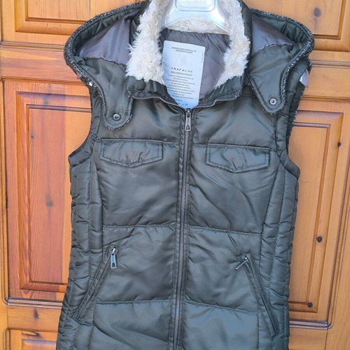 Khaki Zara vest size Medium like new