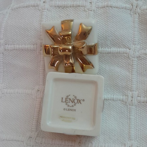Porcelain box Lenox used