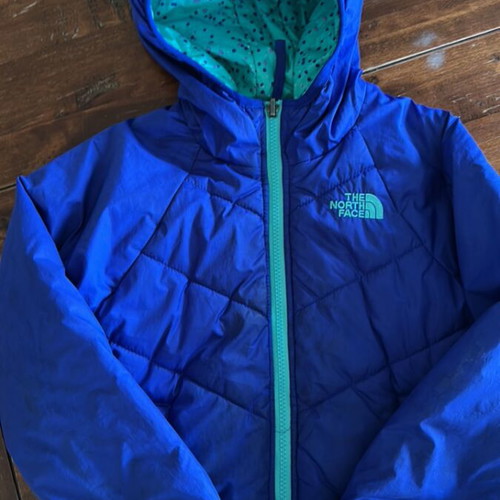 The North Face jacket for girls 7-9 years like new, blue multicolor