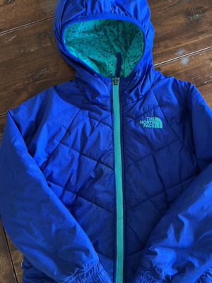 The North Face jacket for girls 7-9 years like new, blue multicolor