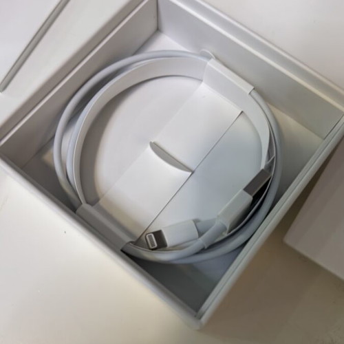 Apple AirPods 2 like new