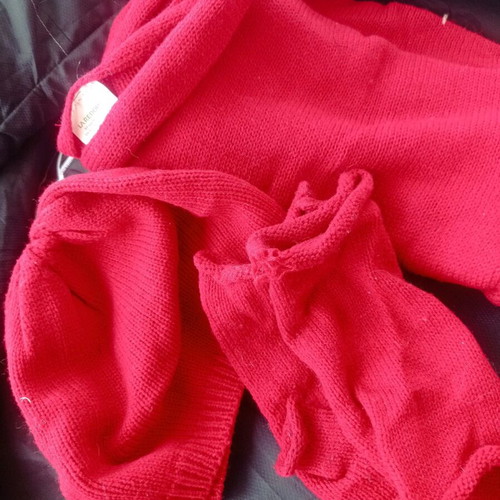 Knitted set La Redoute Collections used, red hat, neck warmer and fingerless gloves