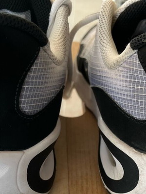 Nike Air Max Nova white athletic shoes size 40