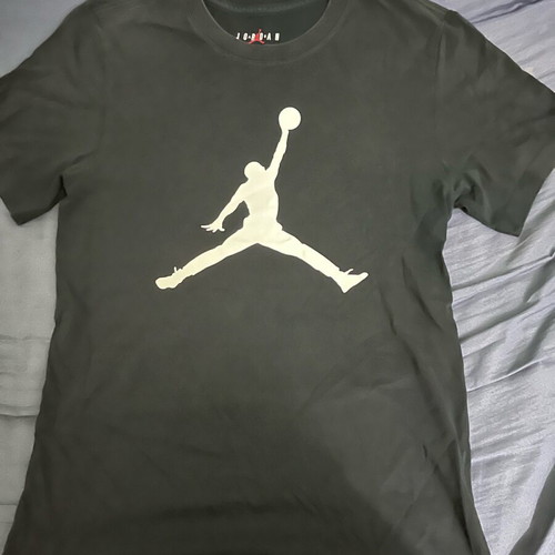 Jordan shirt S M black and white like new