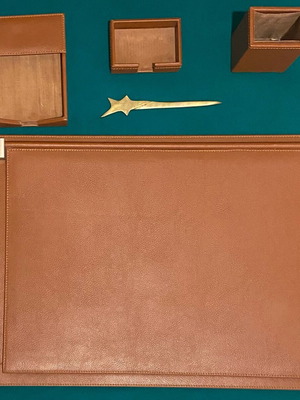 Σετ γραφείου δερμάτινο μεταχειρισμένο, 4 τεμαχίων