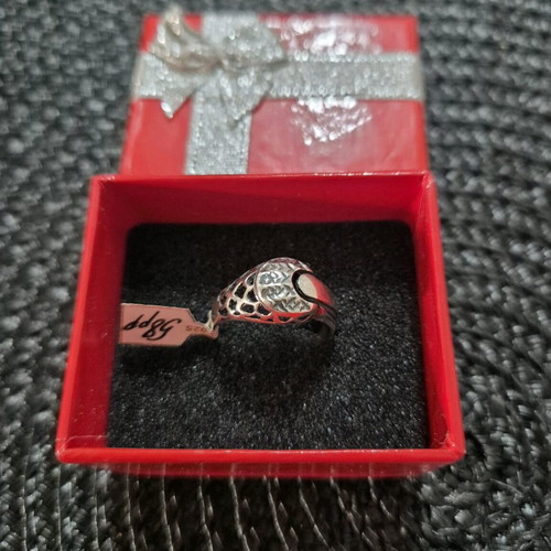 Women's silver ring new, size 58